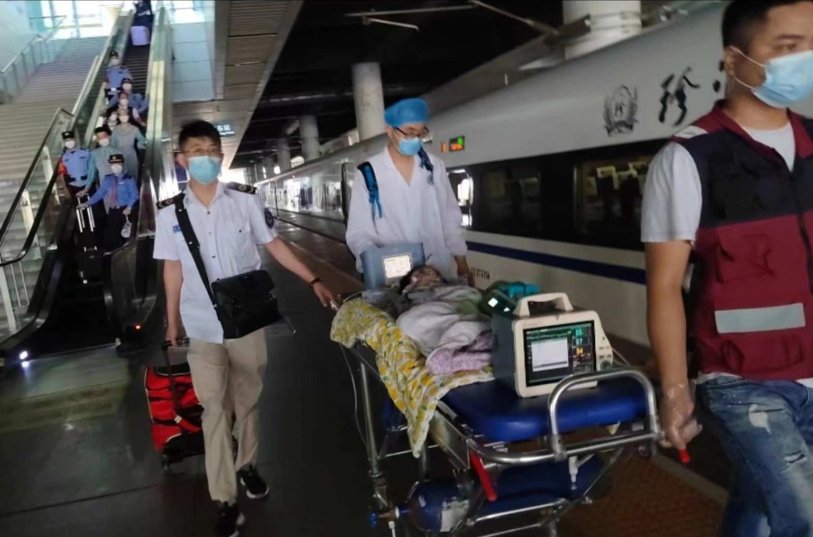 永新县高铁转运公司